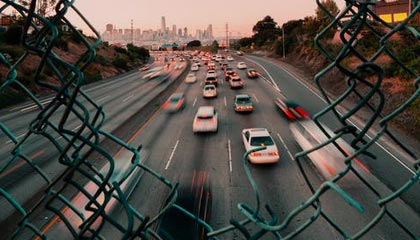 记者：德容和孔德今日被队友夹道欢迎，莱万将随队出战莱万特